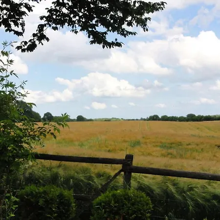 Romantic Thatched Roof House Schnarup-Thumby