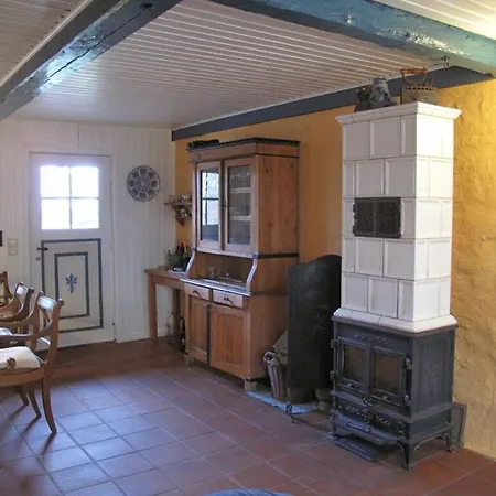 Διαμέρισμα Romantic Thatched Roof House *