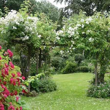 Romantic Thatched Roof House Διαμέρισμα