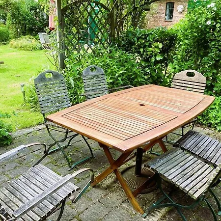 Romantic Thatched Roof House Schnarup-Thumby